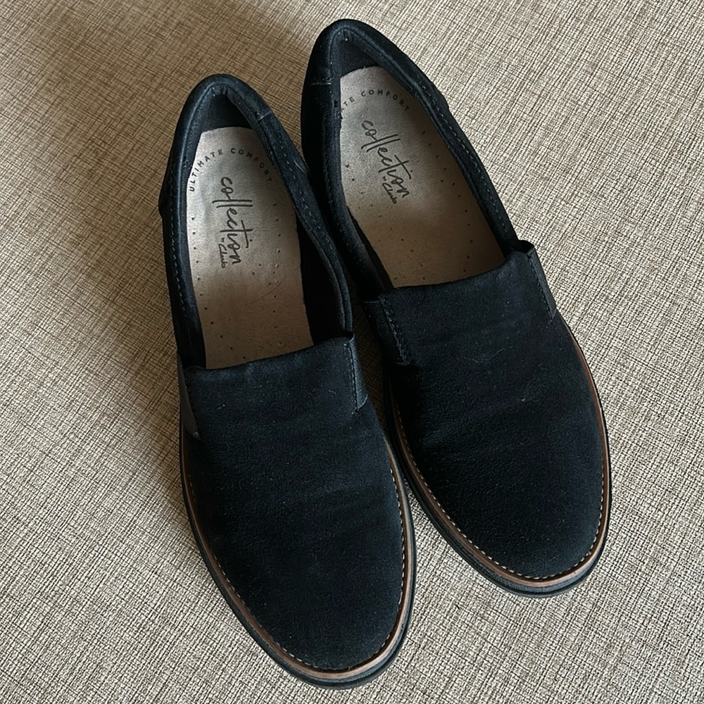 Clarks black suede loafer with cushioned insole. Size 6.5 Medium width